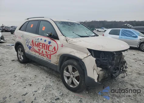 2011 Kia Sorento Base z USA, uszkodzony, nr VIN 5XYKT3A15BG112766